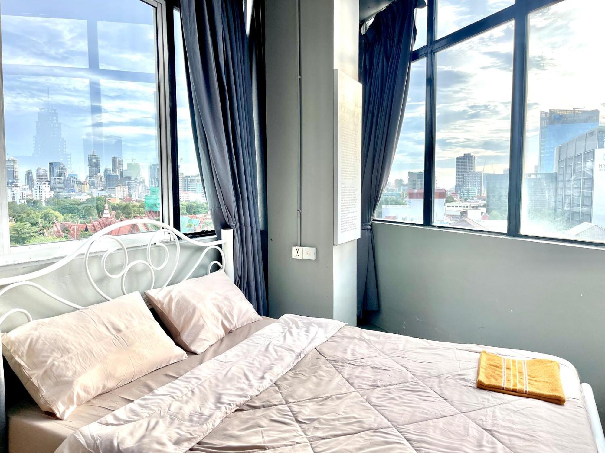 Sky Apartments Riverside - 50M To Royal Palace Phnom Penh Exterior foto